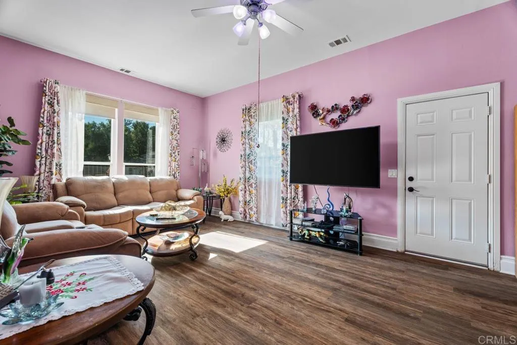 38755 Via Vista Grande, Murrieta, California 92562 home-pic-36