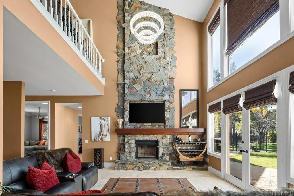 38755 Via Vista Grande, Murrieta, California 92562 home-pic-12