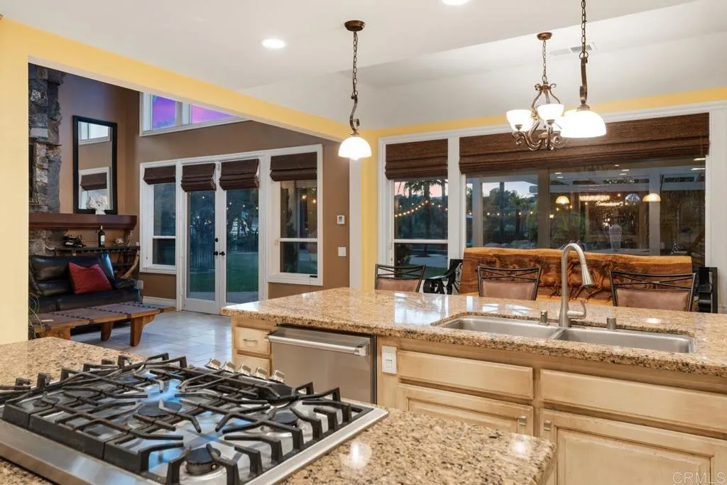 38755 Via Vista Grande, Murrieta, California 92562 home-pic-9
