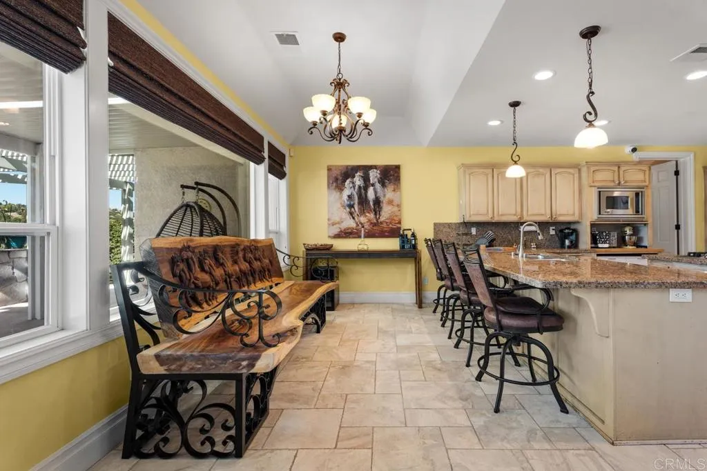 38755 Via Vista Grande, Murrieta, California 92562 home-pic-8