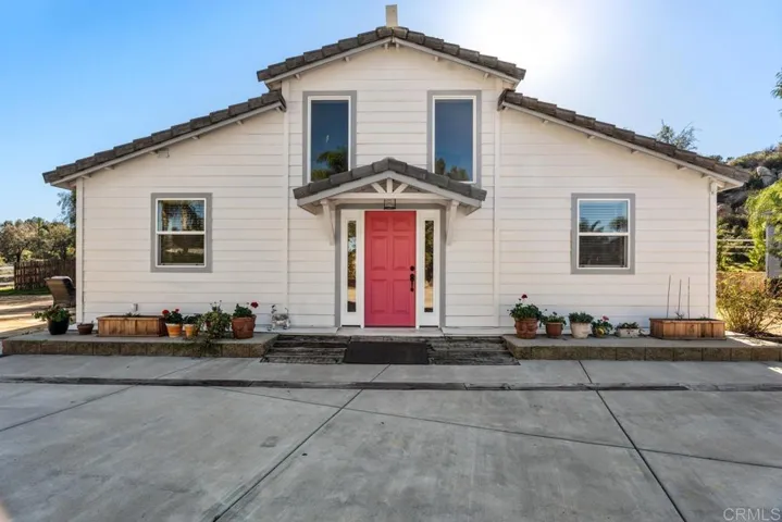 Detached 2-Bdrm Casita