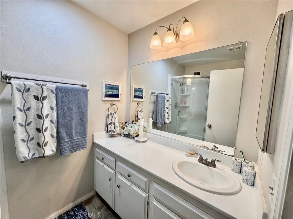 471 Whitney, Hemet, California 92543 home-pic-15