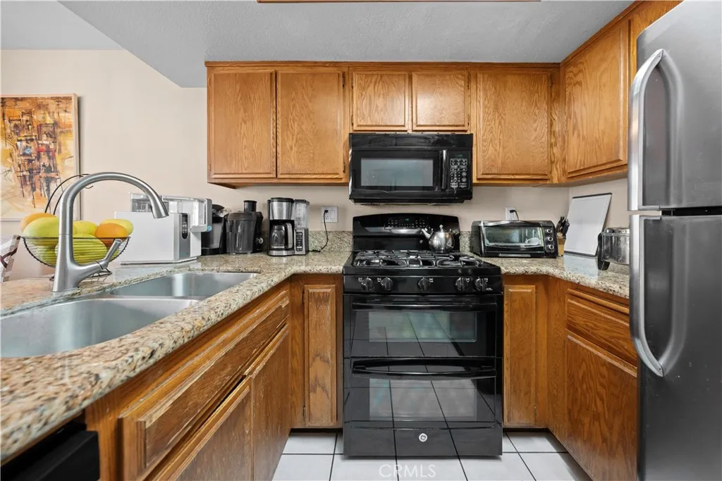 812 W Grondahl D, Covina, California 91722 home-pic-23