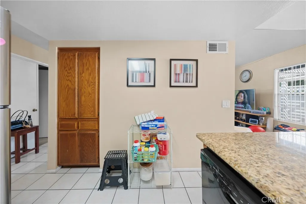 812 W Grondahl D, Covina, California 91722 home-pic-16