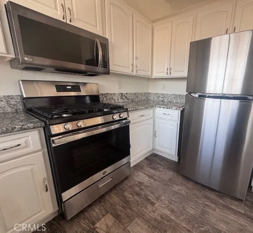 14774 Nanticoke, Apple Valley, California 92307