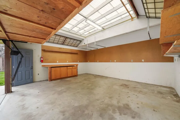 Garage-size Workshop