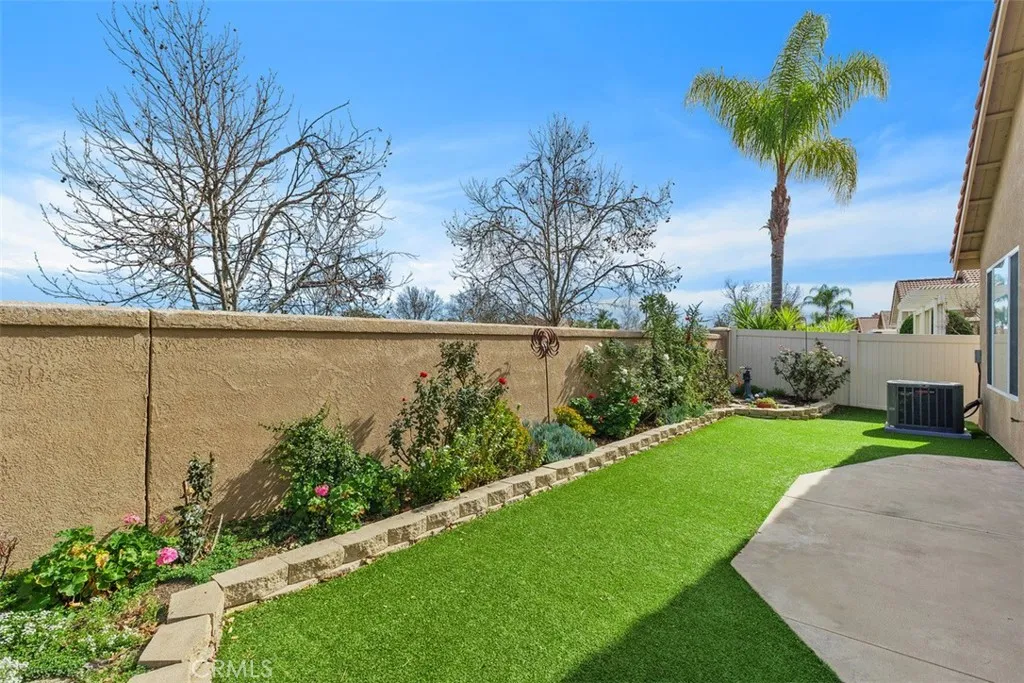 29148 Paradise Canyon Drive, Menifee, California 92584 home-pic-31