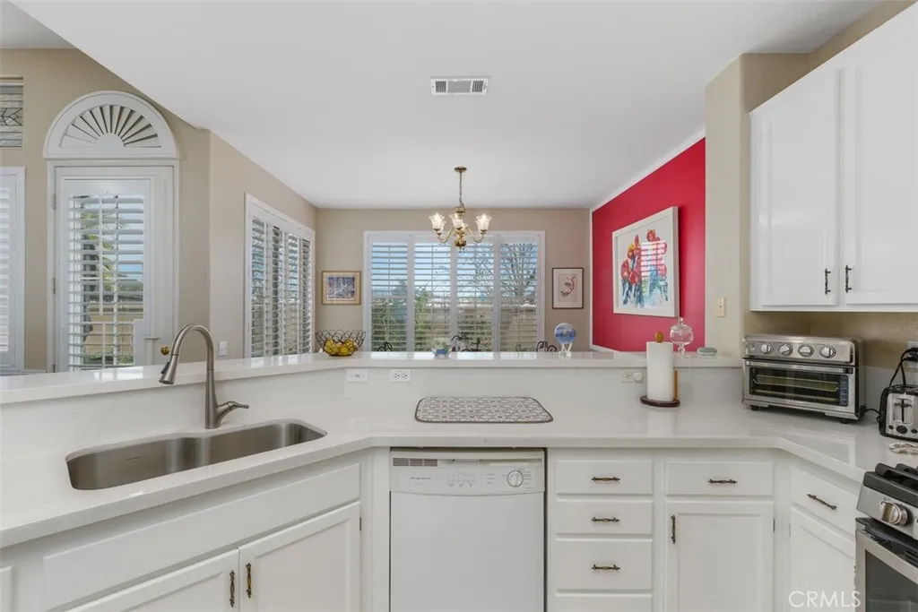 29148 Paradise Canyon Drive, Menifee, California 92584 home-pic-16