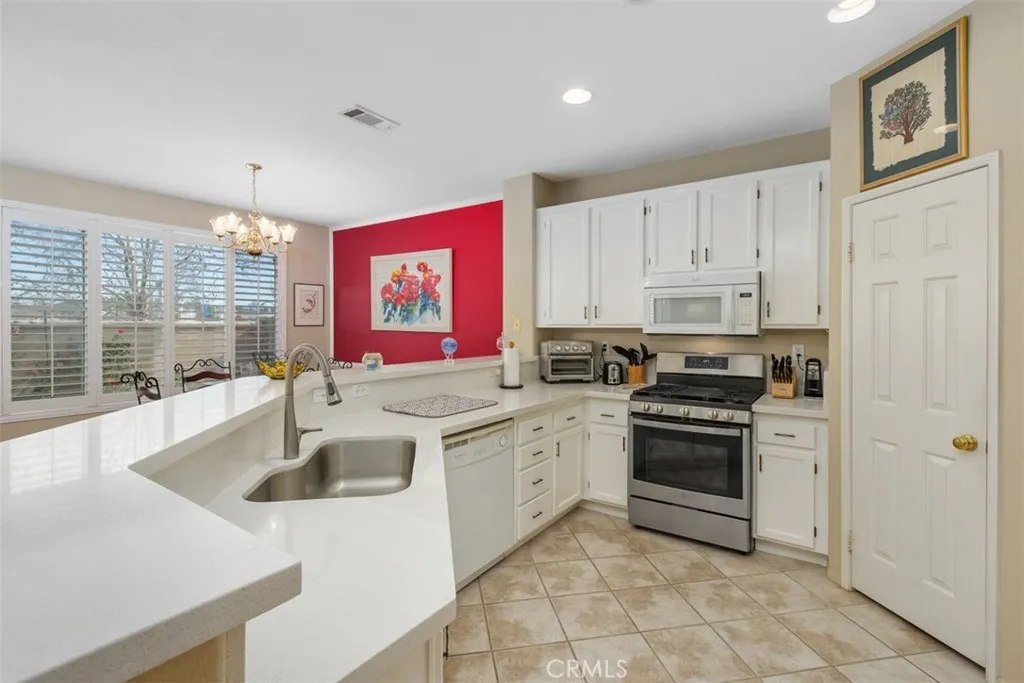 29148 Paradise Canyon Drive, Menifee, California 92584 home-pic-15