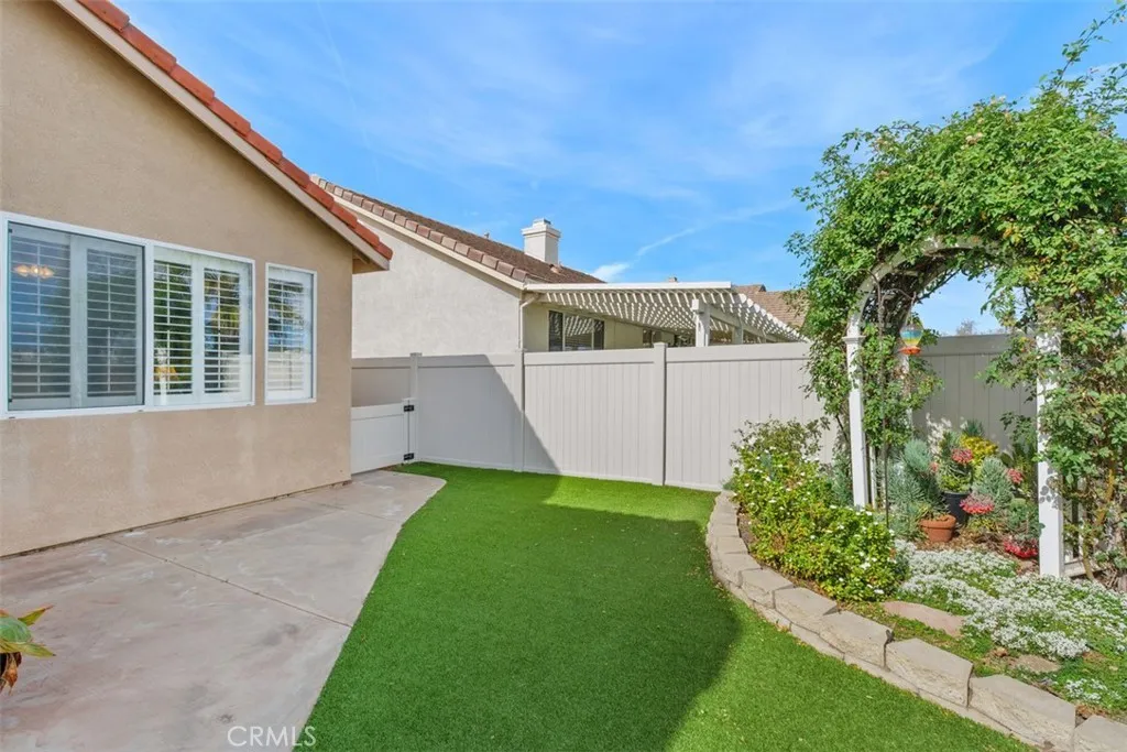 29148 Paradise Canyon Drive, Menifee, California 92584 home-pic-28
