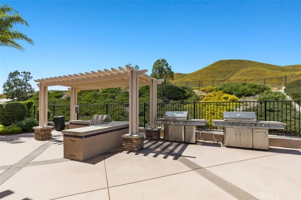 29148 Paradise Canyon Drive, Menifee, California 92584 home-pic-44
