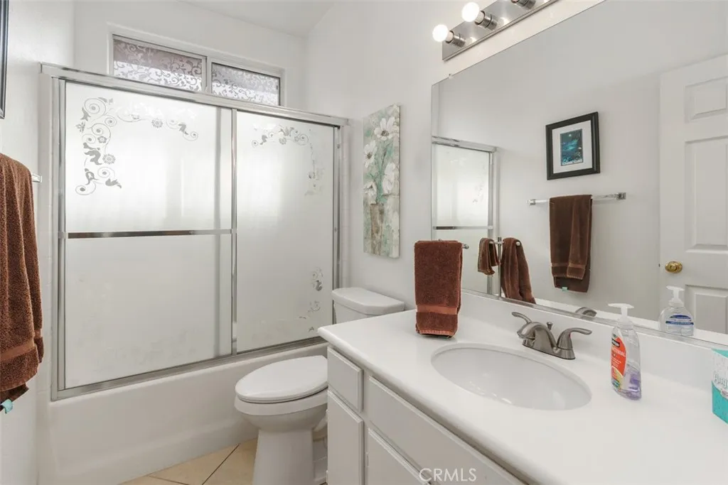 29148 Paradise Canyon Drive, Menifee, California 92584 home-pic-21