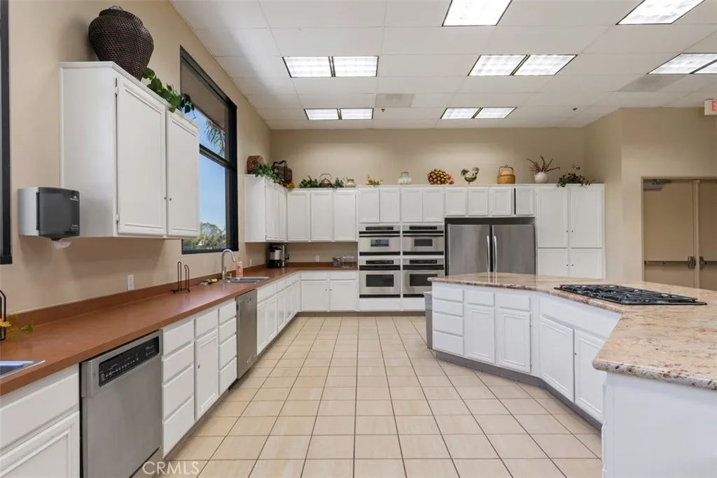 29148 Paradise Canyon Drive, Menifee, California 92584 home-pic-47