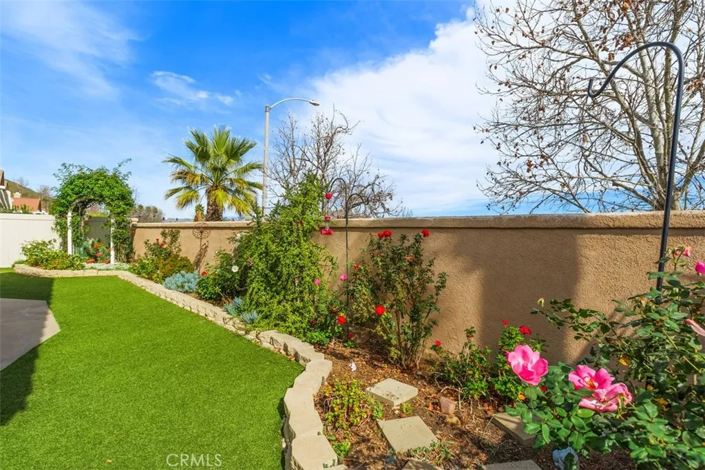 29148 Paradise Canyon Drive, Menifee, California 92584 home-pic-32