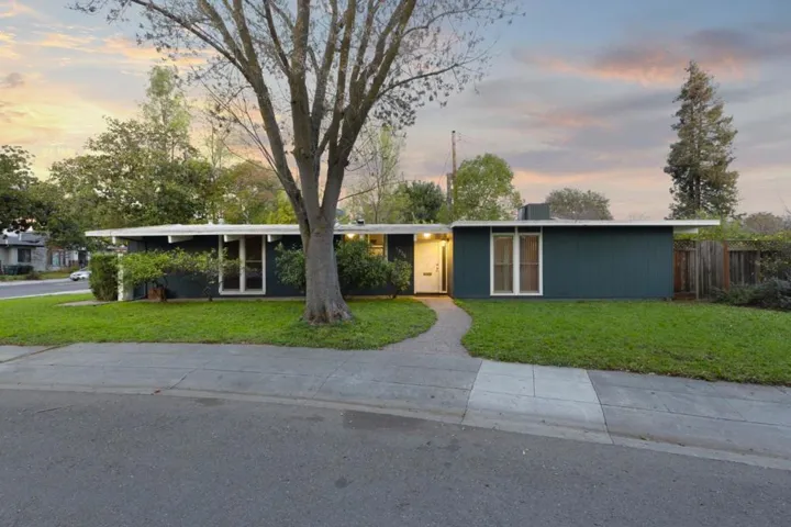1936 Edgewood Drive, Palo Alto, California 94303