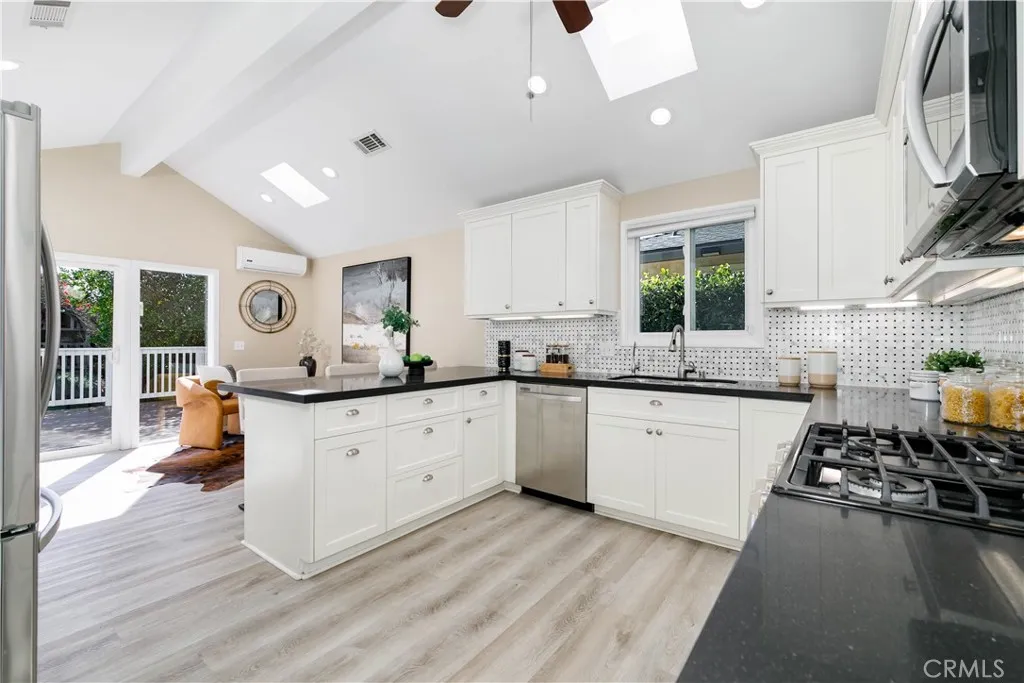 3062 Millicent, Pasadena, California 91107 home-pic-7