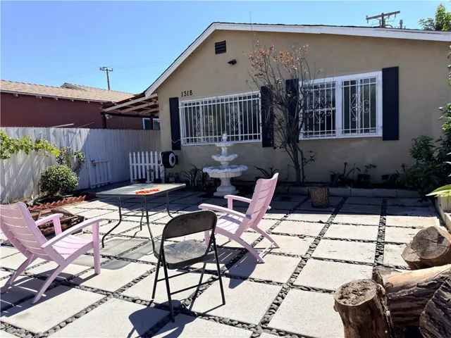 1318 E 100th Street, Los Angeles, California 90002