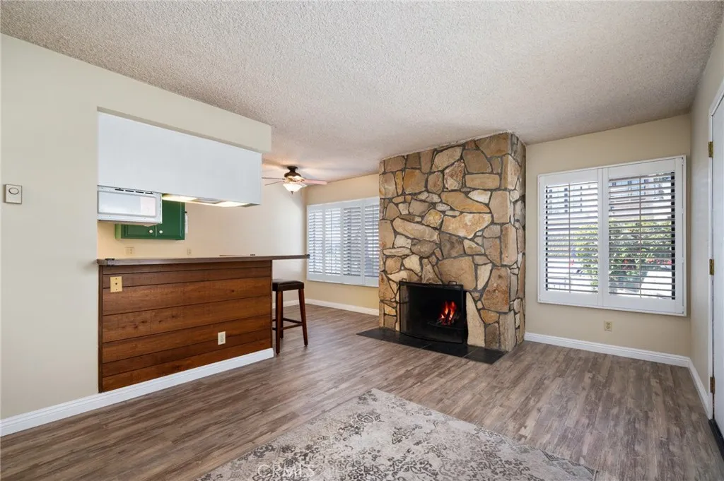 66 Pomona Ave, Long Beach, California 90803 home-pic-29