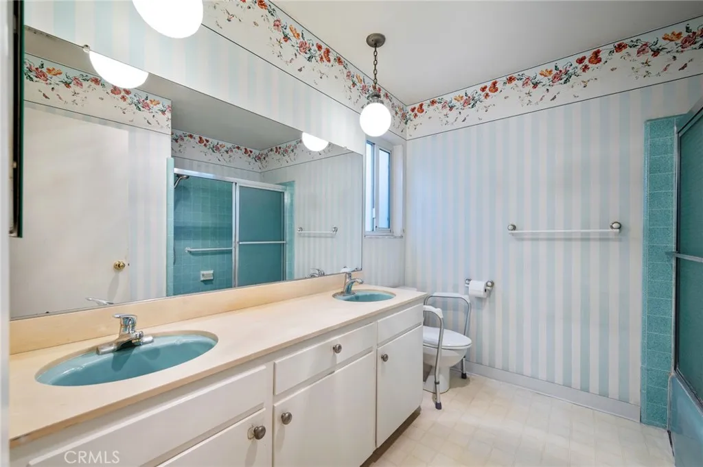 66 Pomona Ave, Long Beach, California 90803 home-pic-21