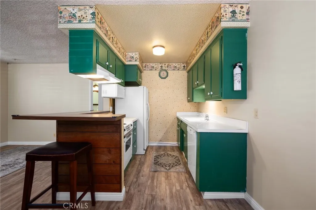 66 Pomona Ave, Long Beach, California 90803 home-pic-25