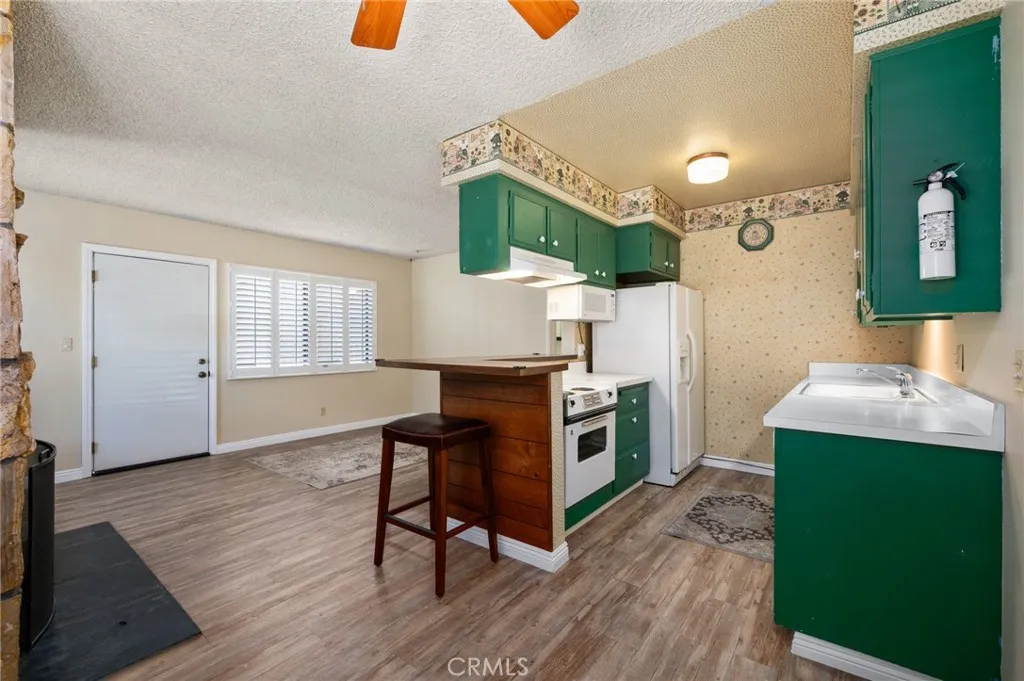 66 Pomona Ave, Long Beach, California 90803 home-pic-27