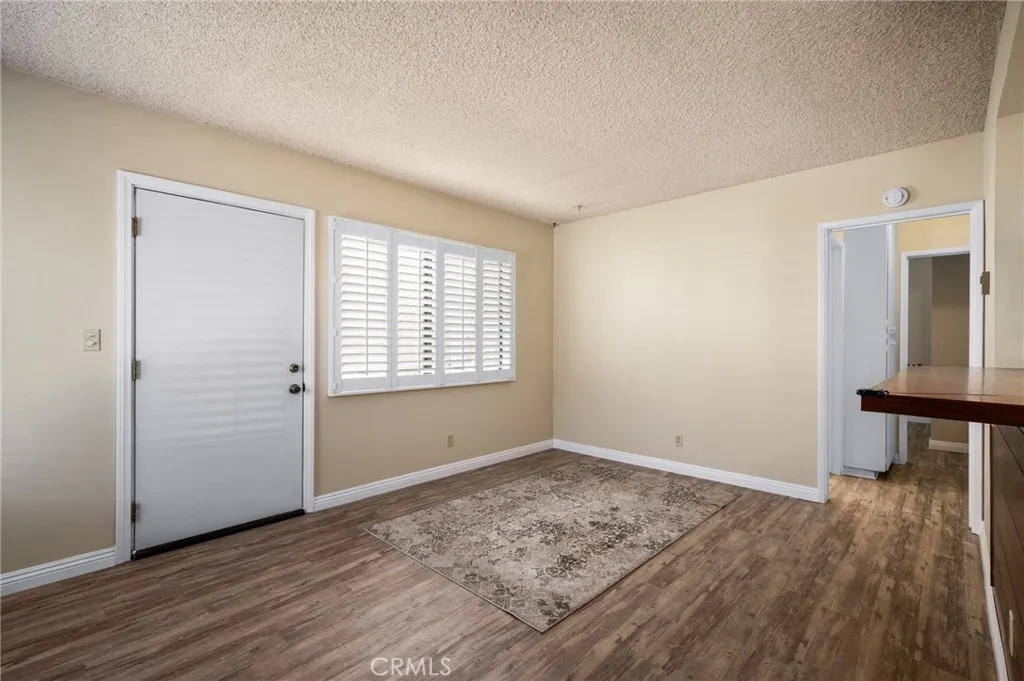 66 Pomona Ave, Long Beach, California 90803 home-pic-36