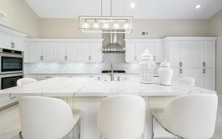 12 - Island Seating for 5