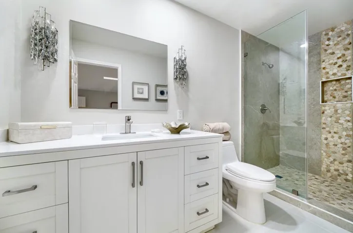 29 - Luxurious Den-3rd Bdrm Ensuite