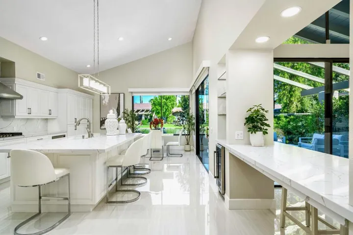 7 - Chef Kitchen w Lake Views