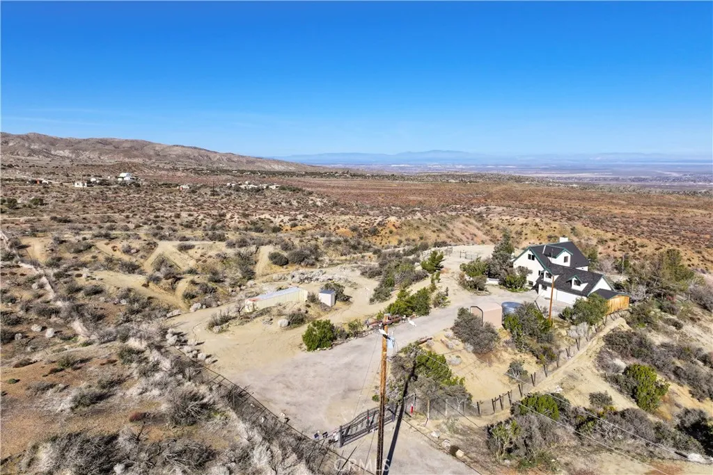 30407 106th E, Juniper Hills, California 93543 home-pic-3