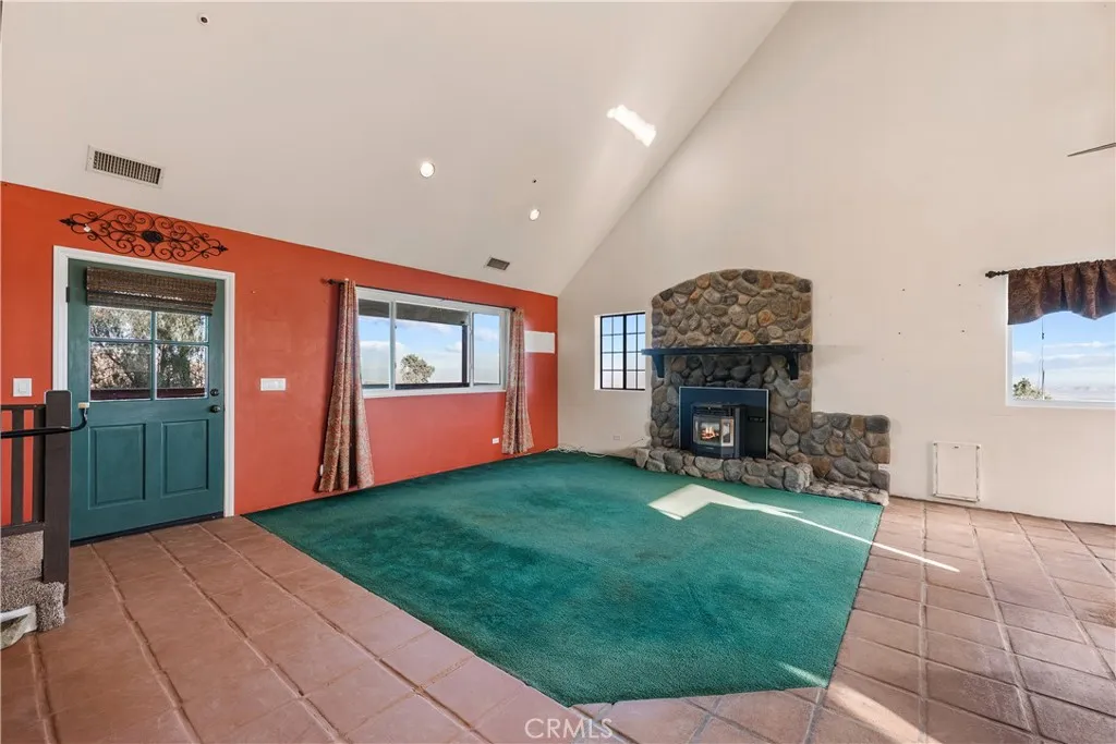 30407 106th E, Juniper Hills, California 93543 home-pic-6