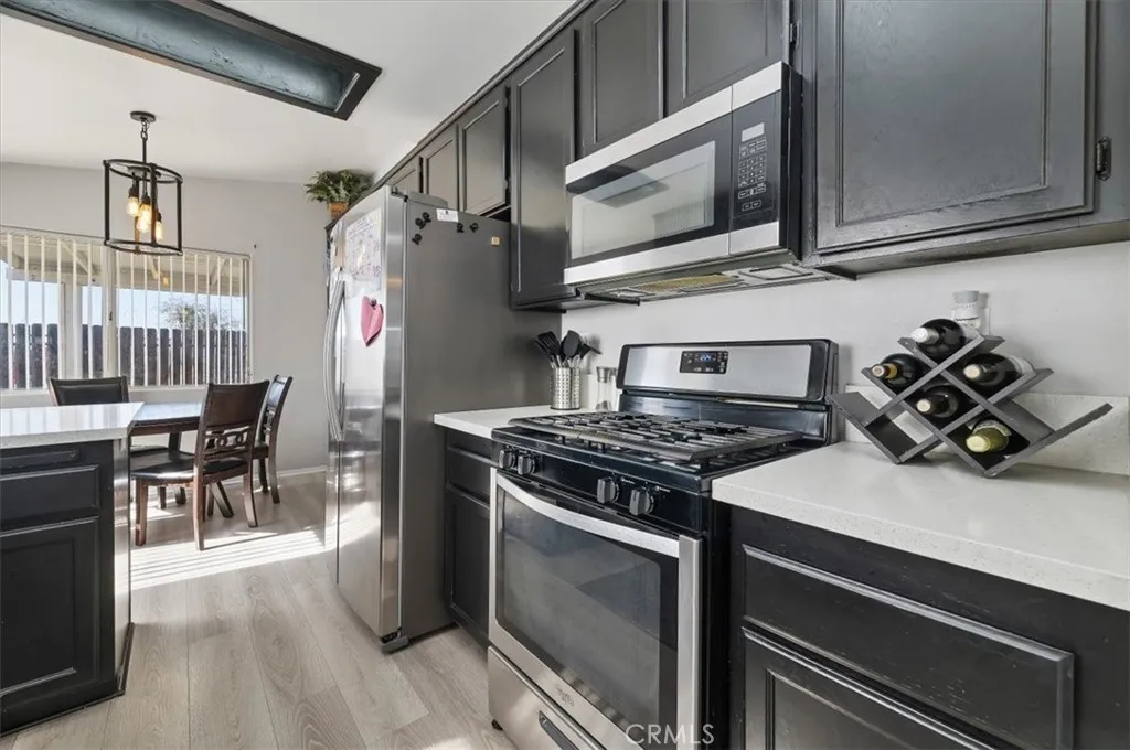 361 Via Capri, Hemet, California 92545 home-pic-14