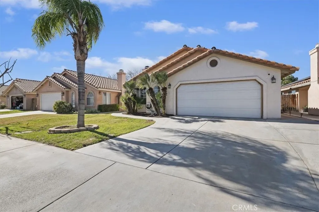 361 Via Capri, Hemet, California 92545 home-pic-3