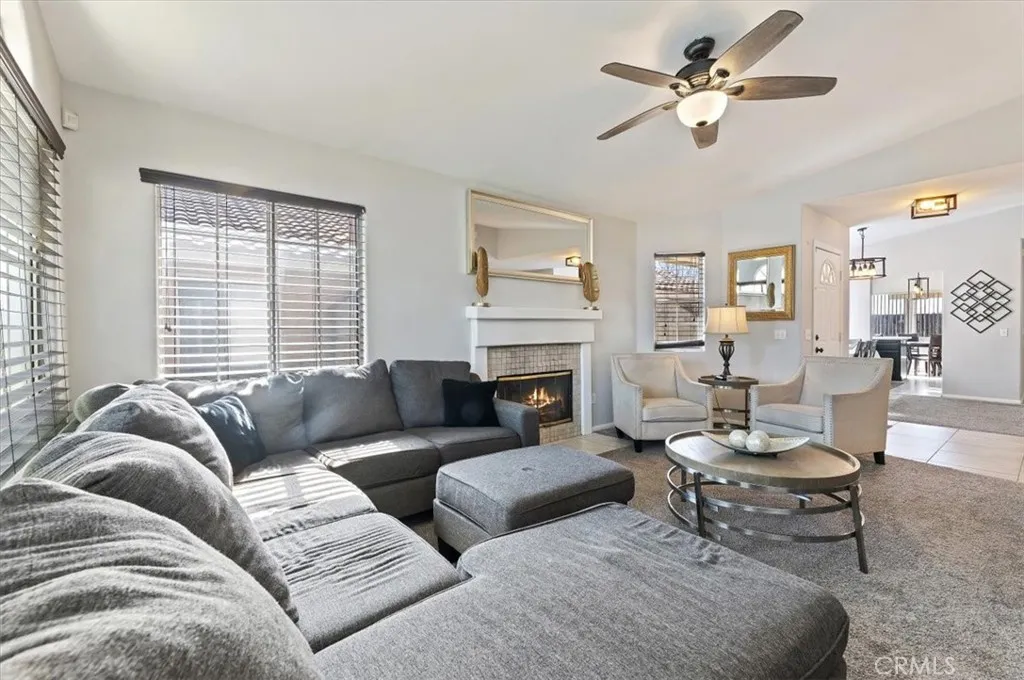 361 Via Capri, Hemet, California 92545 home-pic-10