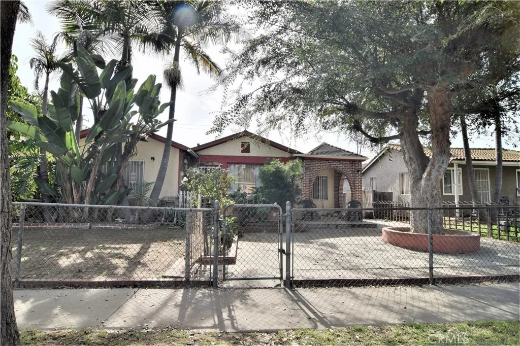 6542 San Luis, Paramount, California 90723 home-pic-0