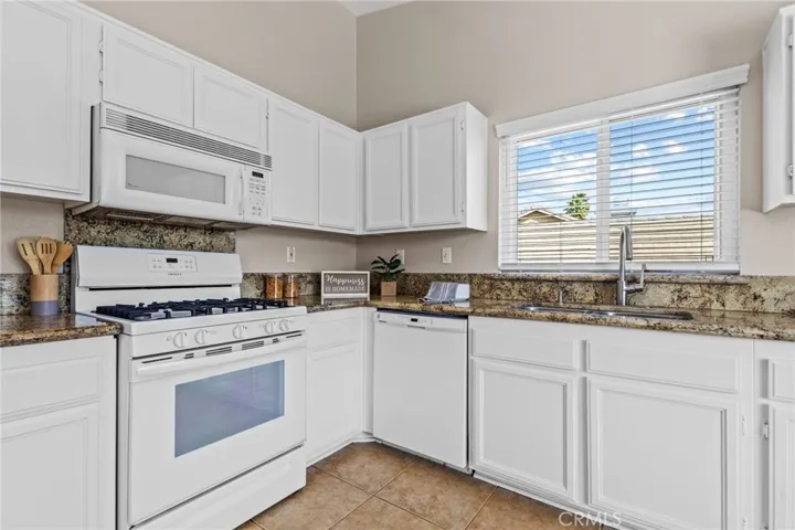4170 Sydney Harbour, Riverside, California 92508