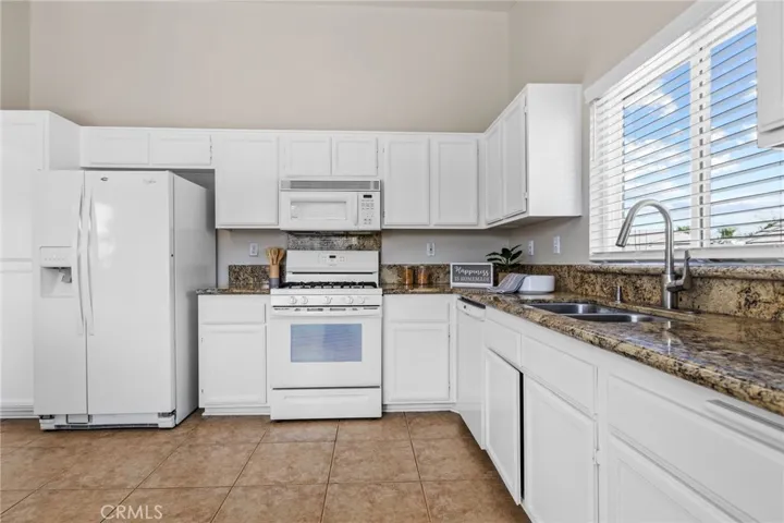 4170 Sydney Harbour, Riverside, California 92508