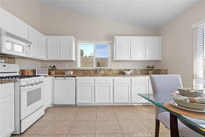 4170 Sydney Harbour, Riverside, California 92508