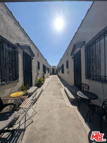 Middle Walkway