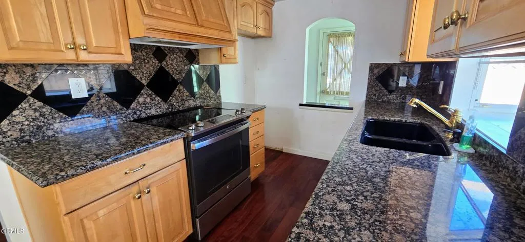 1000 Camellia Street, Oxnard, California 93036 home-pic-4