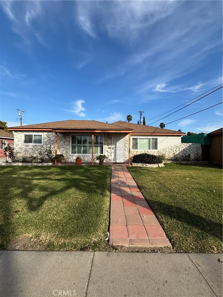 14118 S Zamora Avenue, Compton, California 90222 home-pic-1