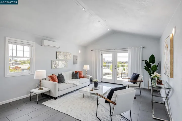 3 bed unit great room virtually staged