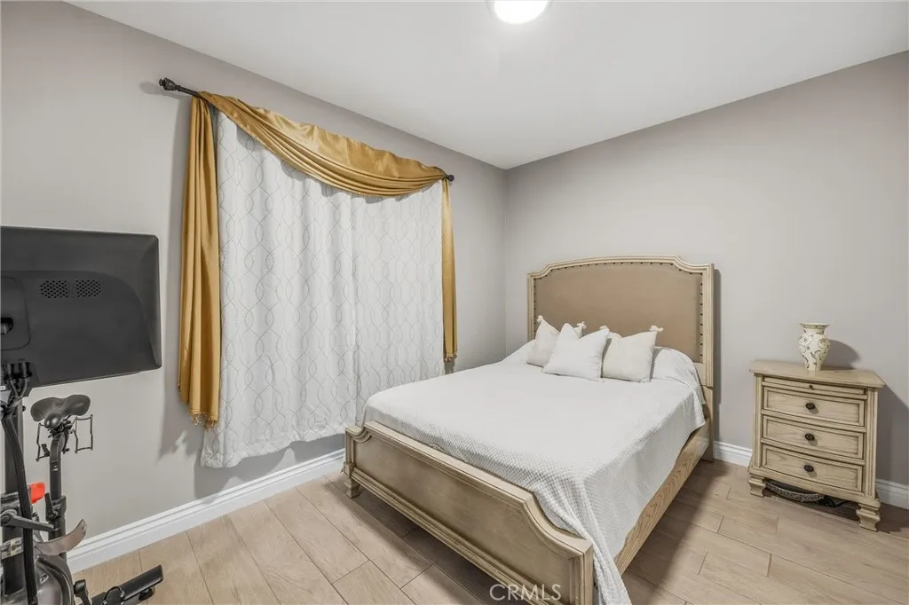 15879 Highland, Fontana, California 92336 home-pic-27