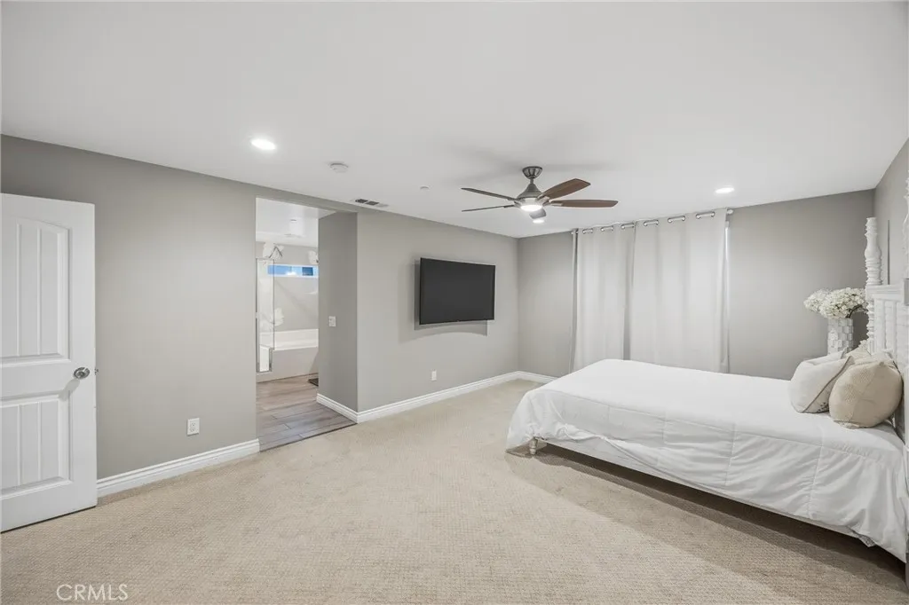 15879 Highland, Fontana, California 92336 home-pic-32
