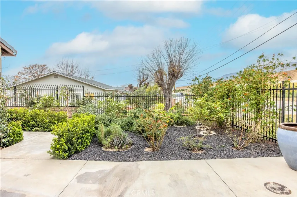 15879 Highland, Fontana, California 92336 home-pic-39