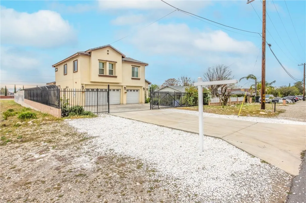 15879 Highland, Fontana, California 92336 home-pic-3