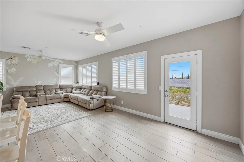 15879 Highland, Fontana, California 92336 home-pic-14
