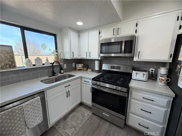 2050 Dartmouth Court, Barstow, California 92311