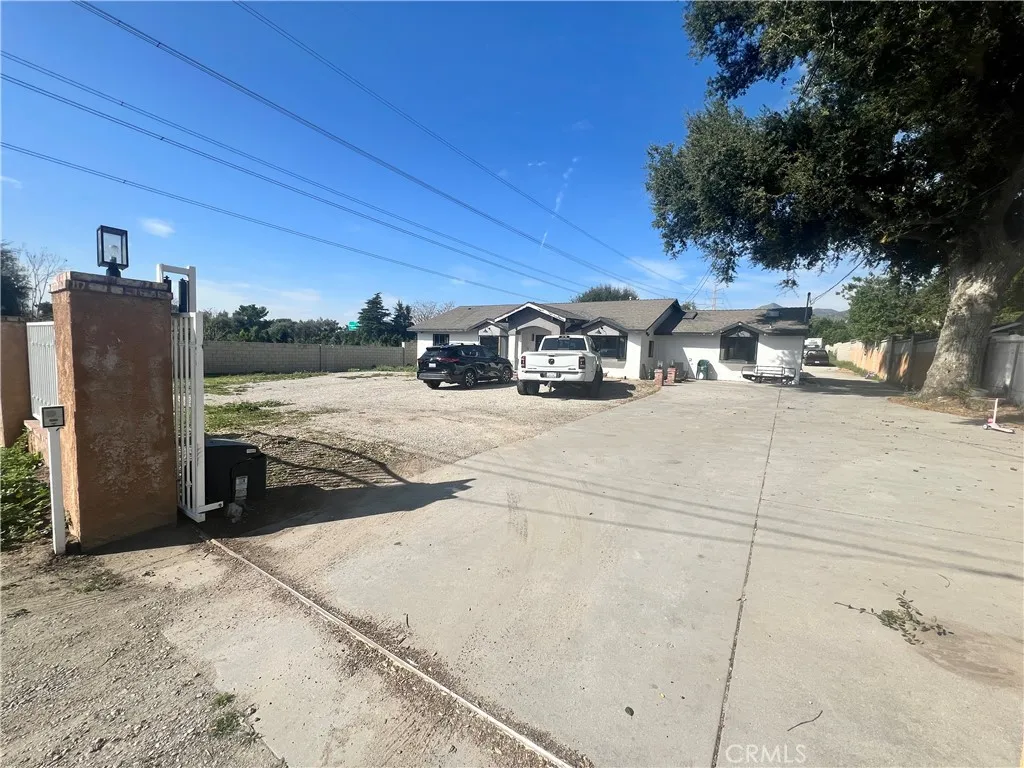 13877 Astoria, Sylmar, California 91342 home-pic-1