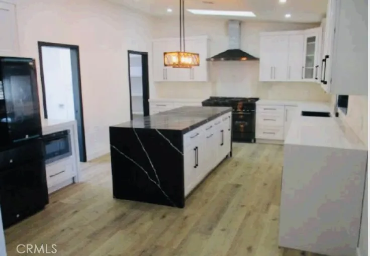 13877 Astoria, Sylmar, California 91342 home-pic-3